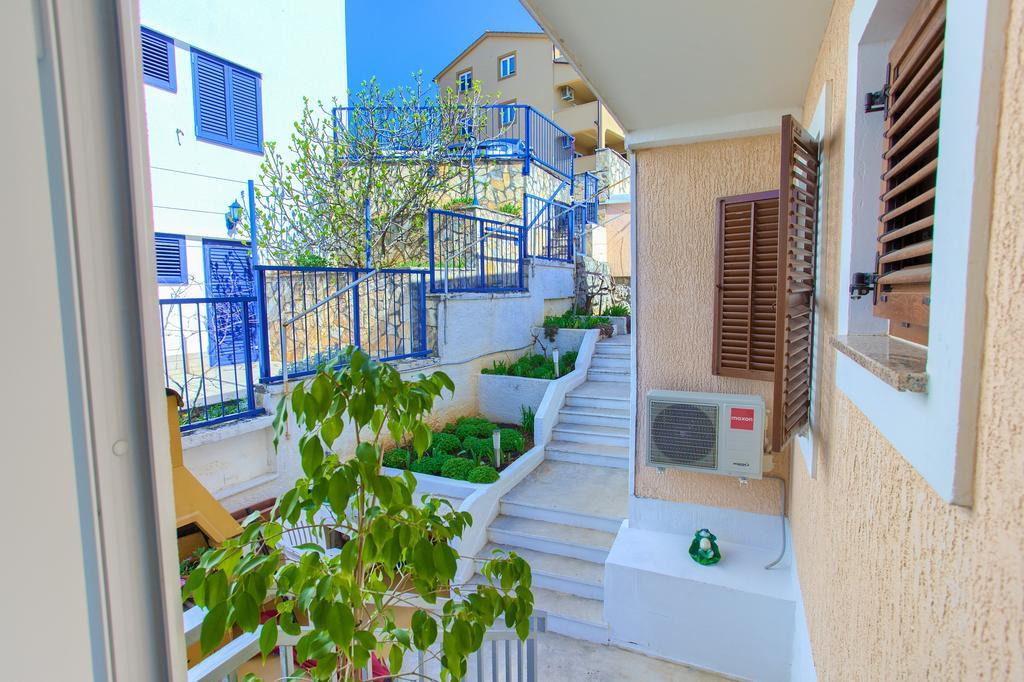 Nadija Studio Apartmani Krk Town Esterno foto
