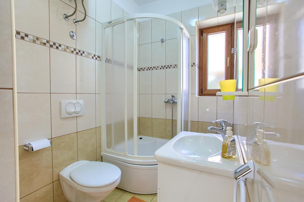 Nadija Studio Apartmani Krk Town Esterno foto