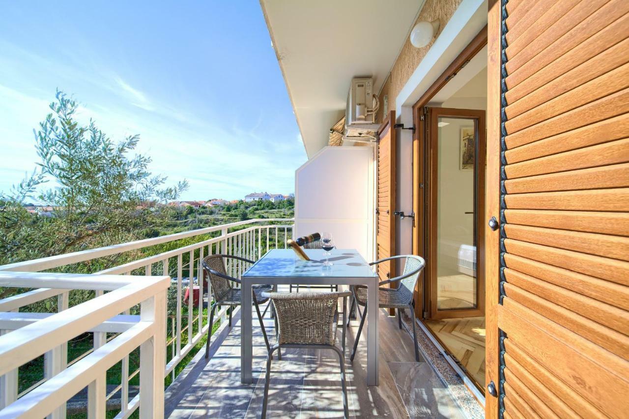 Nadija Studio Apartmani Krk Town Esterno foto